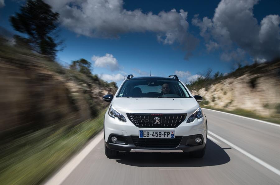  Peugeot 2008 GT Line 2016 года  (фото 32 из 42)